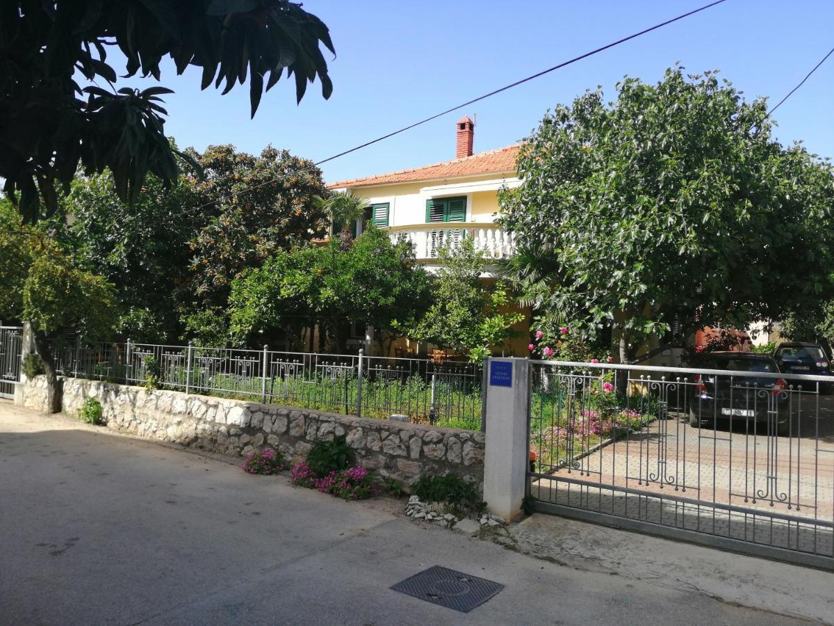 Apartmani Milka Пакоштане Экстерьер фото